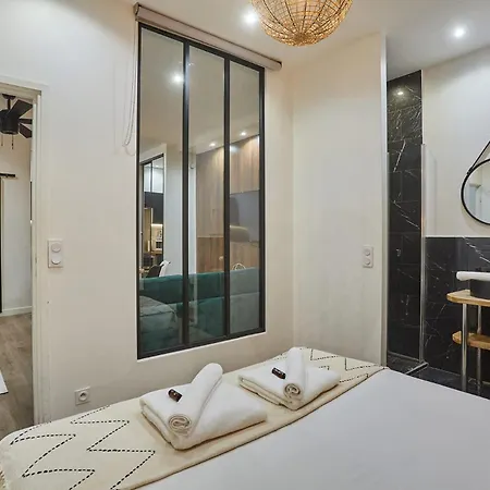 Sublime Flat In The Centre Of By Studioprestige Paříž